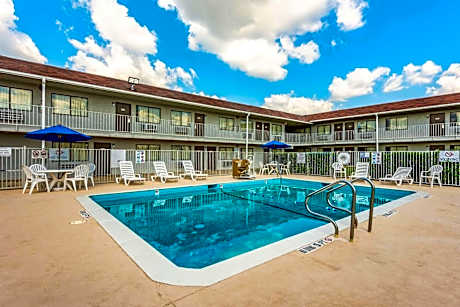 Studio 6-Monroe, LA - West Monroe