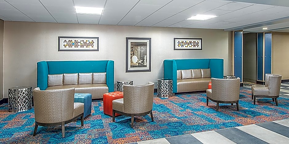 Holiday Inn Express & Suites SHAWNEE-KANSAS CITY WEST