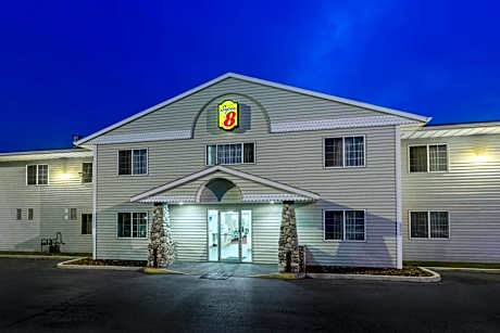 Super 8 by Wyndham Hamilton