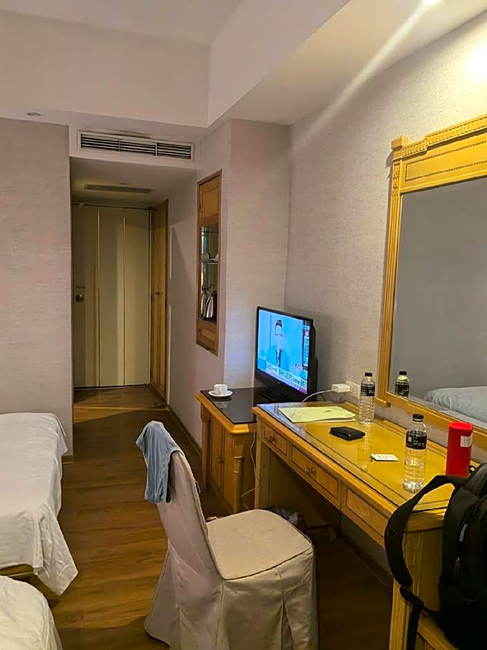 Highness Hotel