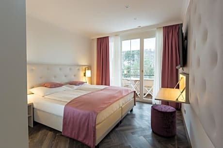 Deluxe Double Room with Balcony