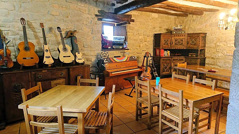 Albergue Sansol - El oasis del camino francés - Exclusivo para peregrinos