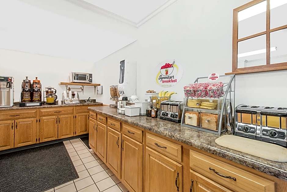 Wrangler Hotel Morris