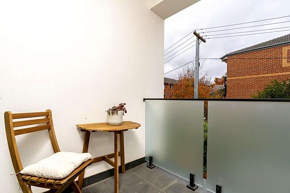 2-Storey Lumiere Townhouse with Private Courtyard - Hosted by Canstay