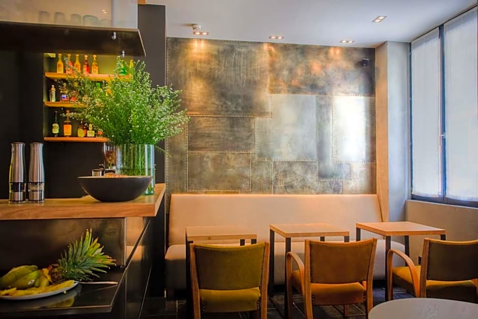 Hidden Hotel By Elegancia