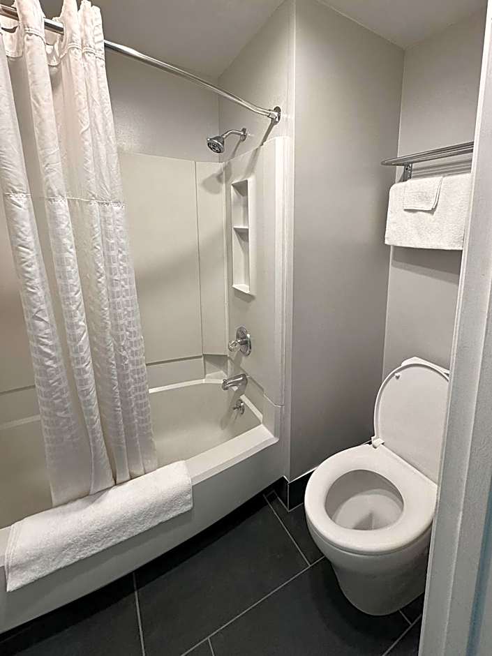 Quality Inn Fort Wayne – Fort Wayne, IN