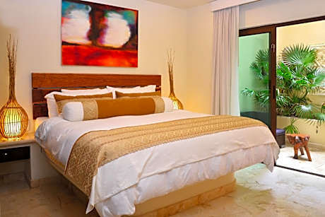 Deluxe One-Bedroom Suite