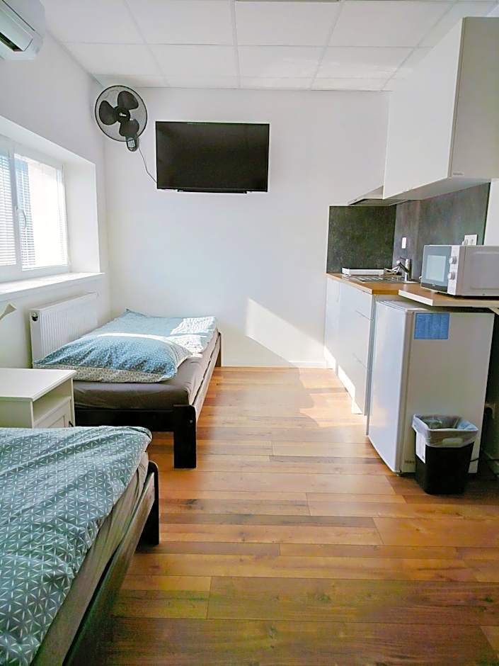 Dimael Hostel & Apartments