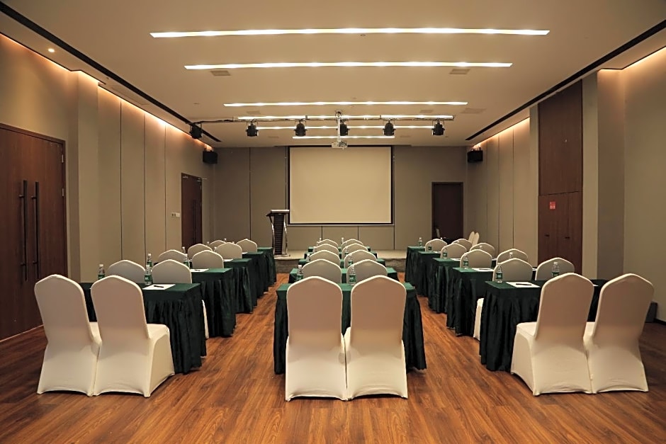 Borrman Hotel Huaihua South High-speed ​​Railway Station Wanda Plaza