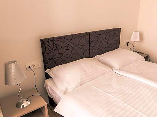 Foto 1 daripada 6 — Double Room