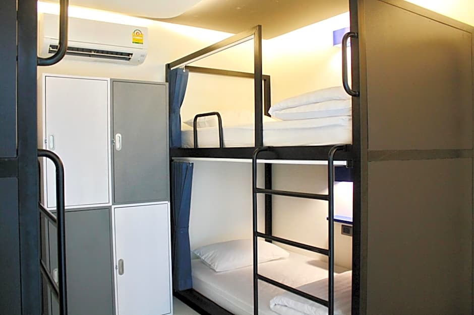 BearPacker Patong Hostel