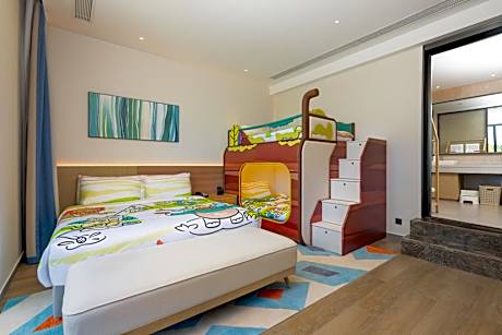 One-Bedroom King Suite - Kids Theme