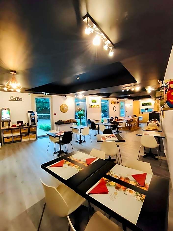 Standing Hotel Suites by Actisource