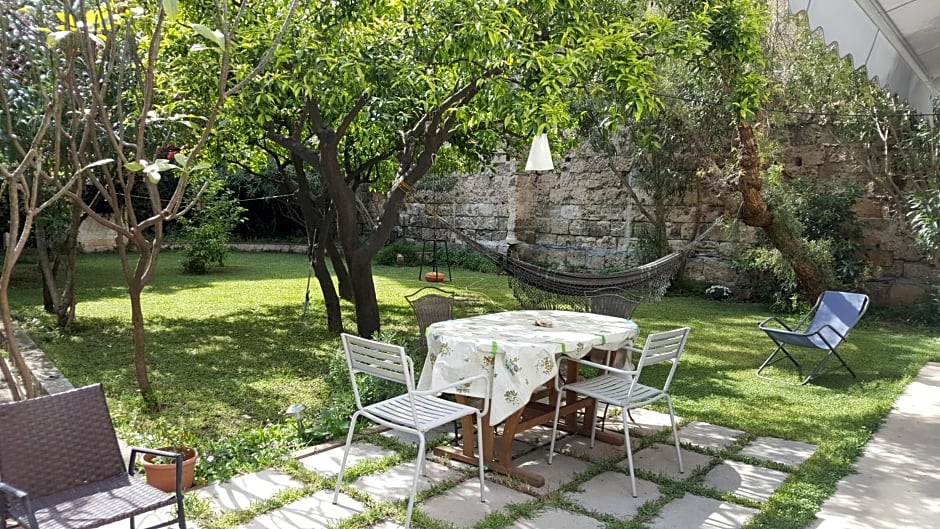Nel Giardino Degli Agrumi – Palermo, CA