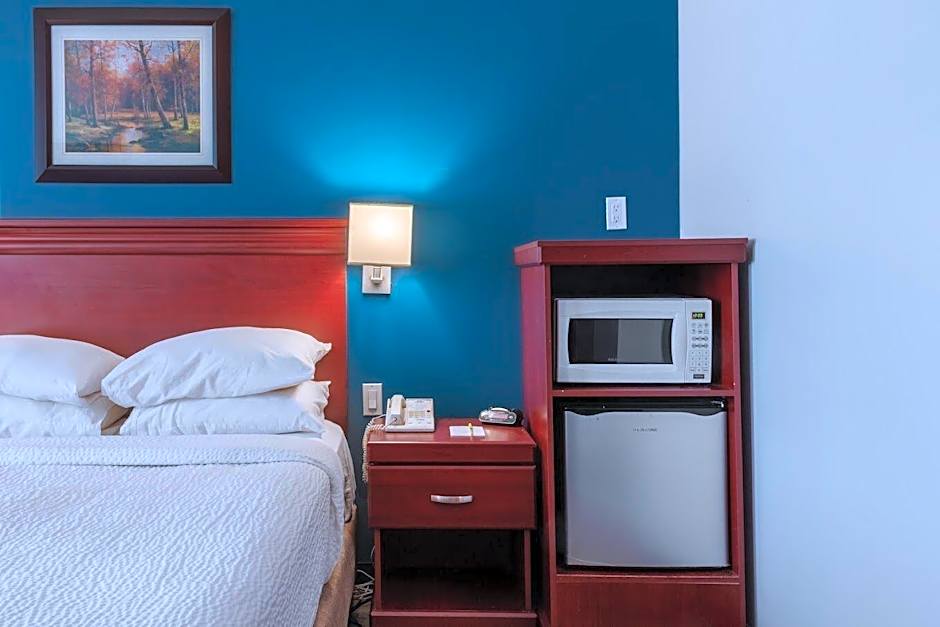 Signature Stay Inn and Suites