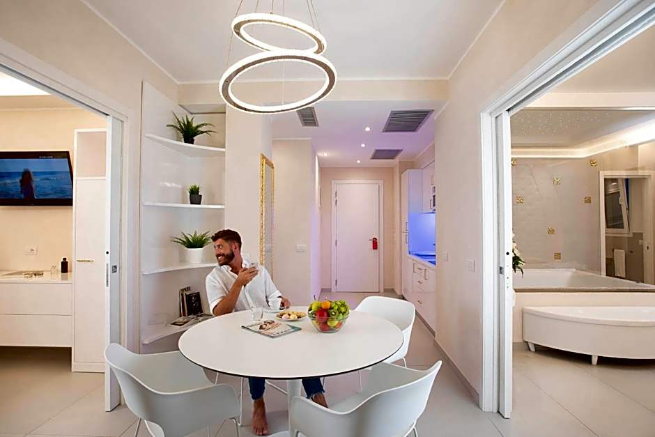 White Suite & Apartments