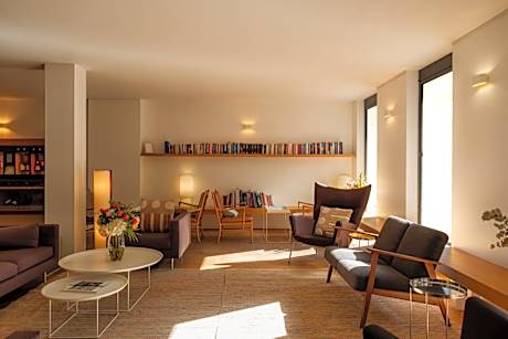 9Hotel Republique