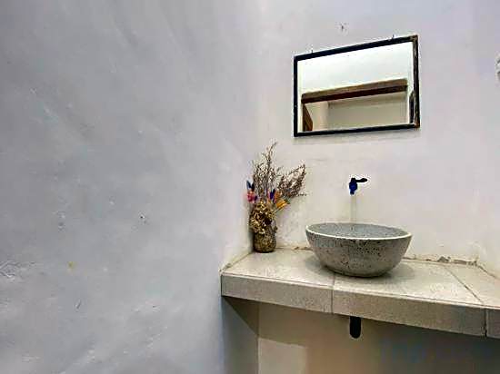 Duyung Rooms and Resto