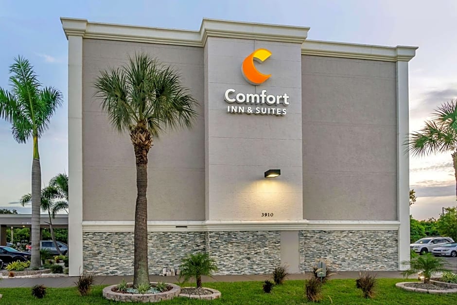 Comfort Inn & Suites St. Pete - Clearwater International Airport