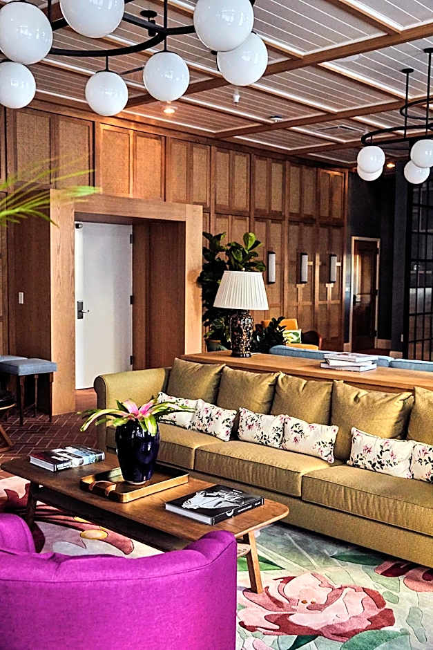 The Drayton Hotel Savannah, Curio Collection by Hilton