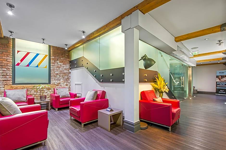 Roomzzz Manchester City