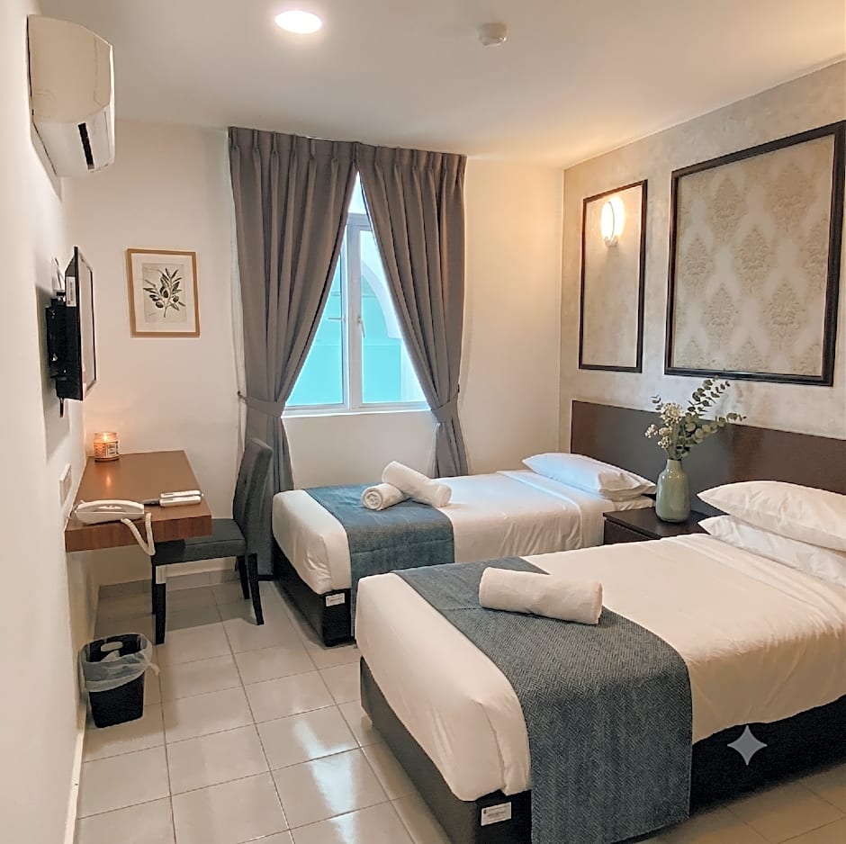 Palette Cara Hulu Near Jonker Street Malacca