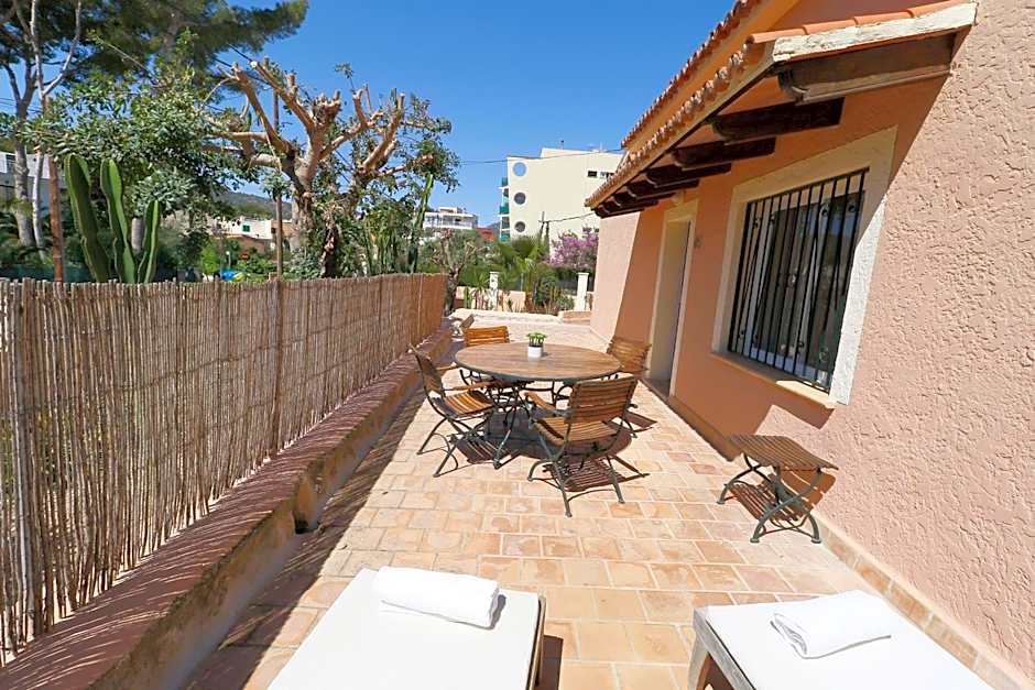 Naika Studios & Apartments