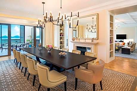 1 King Bed, Sea View, Astor Suite