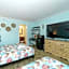 Heated Pool, Huge TV, Waterfront Tiki Bar & Grill, Close to Beaches