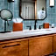 Merriweather Lakehouse Hotel, Autograph Collection