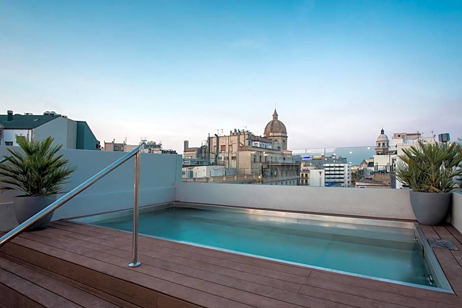 Hotel Midmost by Majestic Hotel Group