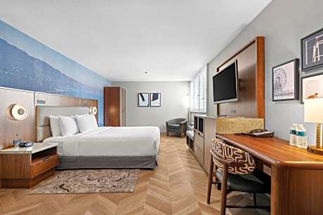 King Room with Roll-In Shower - Disability Access
