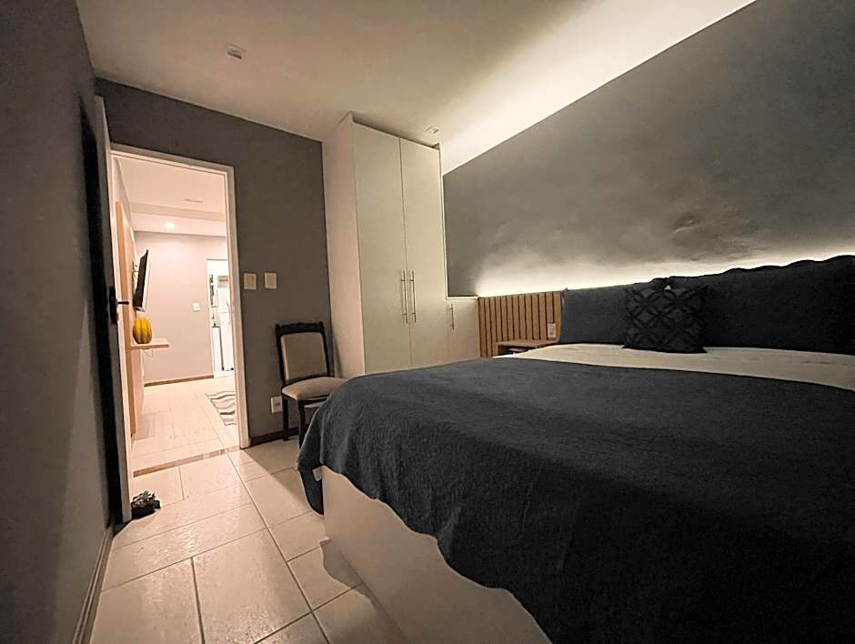 Cozy 3-Minute Walk to the Beach: Perfect for You