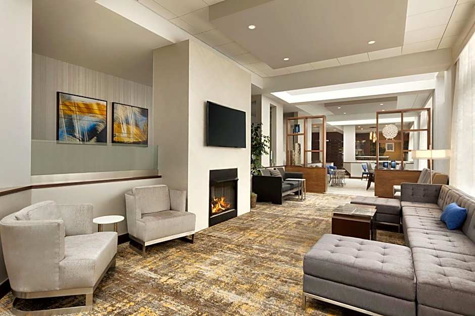 DoubleTree By Hilton Hotel Bradley International Airport