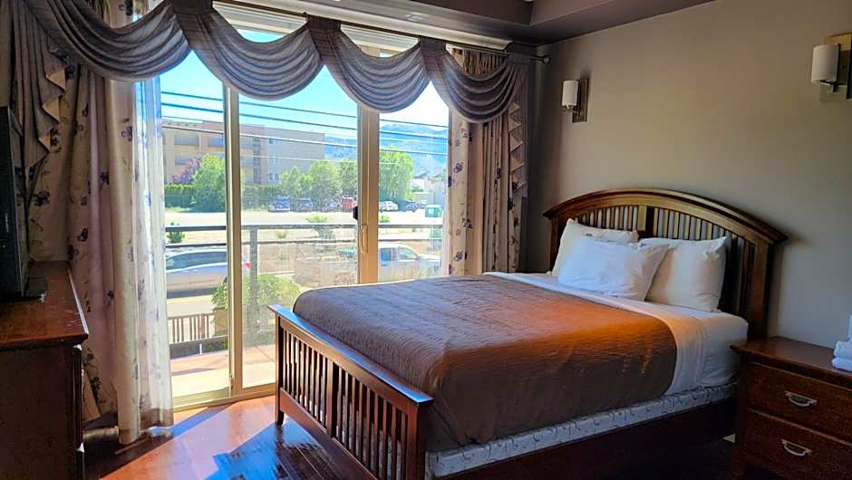 Sahara Courtyard Inn & Suites Osoyoos