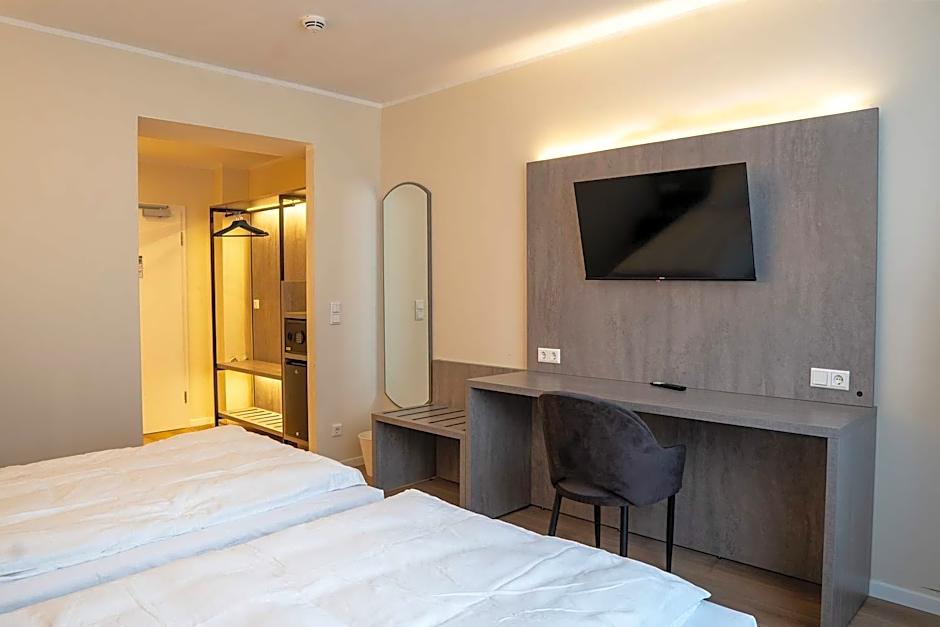 Diamonds Hotel