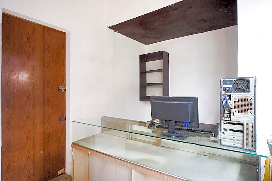 OYO 93003 B32 Homestay