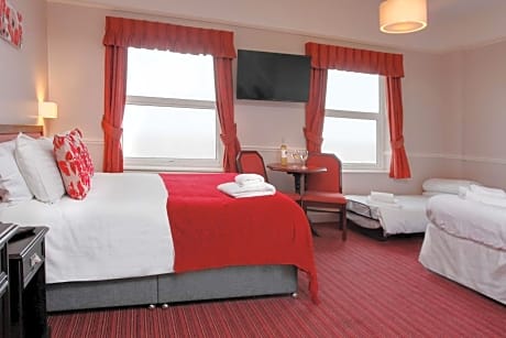 Quadruple Room with One Double Bed and Two Single Beds