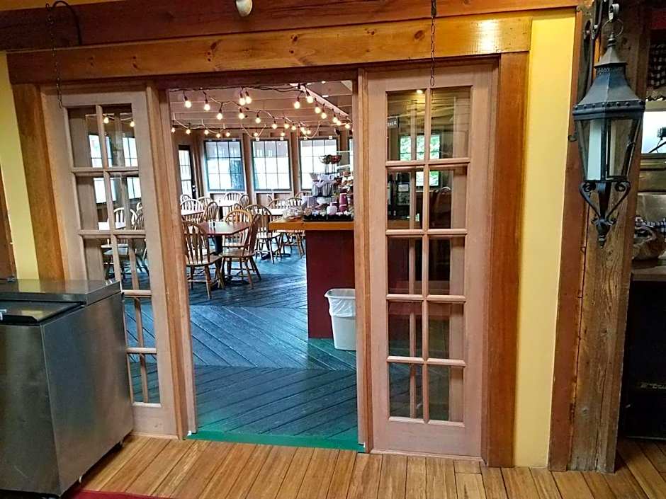 Cedar Crest Inn