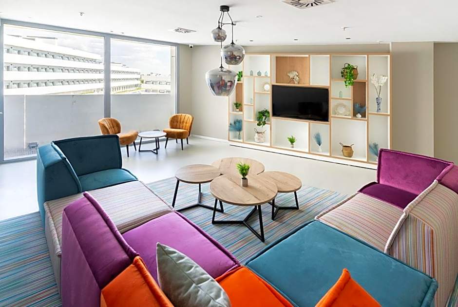 Student Experience Madrid Pozuelo - Luxury Hostel