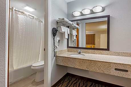 Double Room with Two Double Beds - Accessible/Non-Smoking