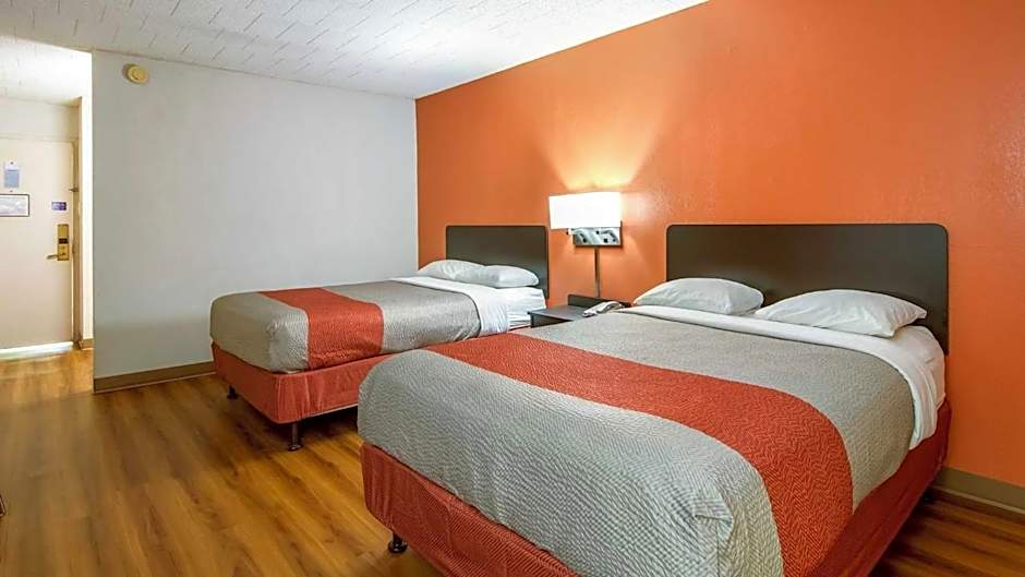 Motel 6-New Stanton, PA