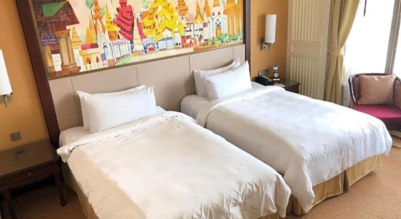 Sule Shangri-La, Yangon Hotel