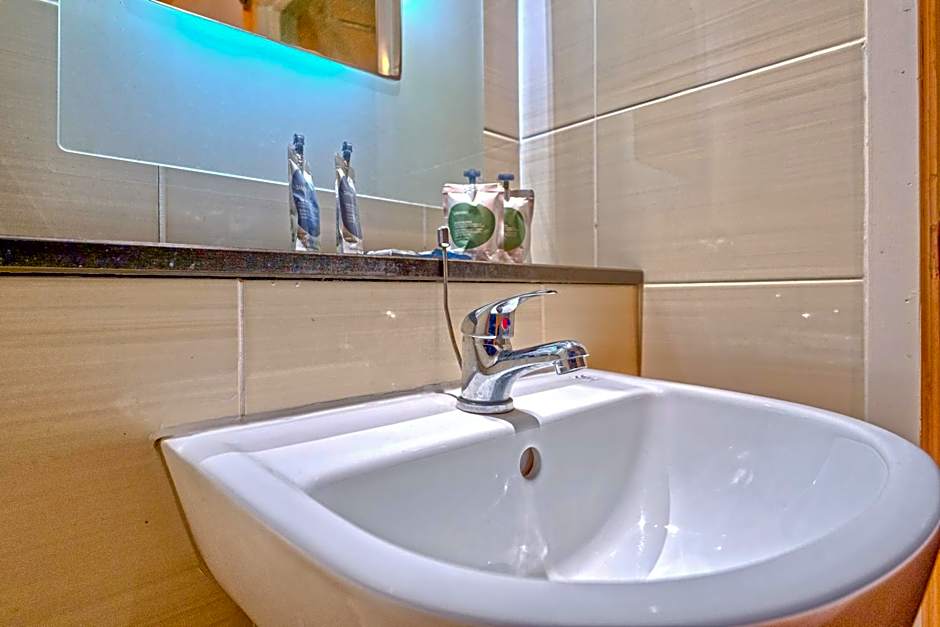 Manchester Airport Stanley Hotel by Belvilla