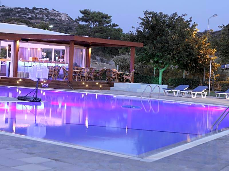 Zoes Hotel Studios