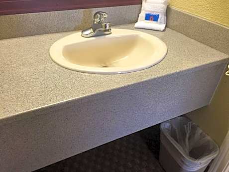 King Room - Disability Access - Non-Smoking