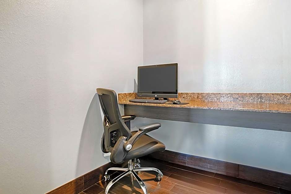 Quality Inn & Suites Birmingham - Highway 280