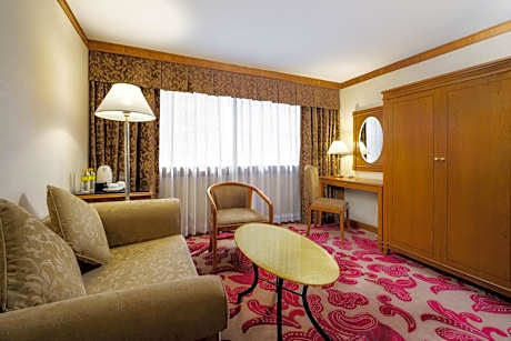 Grand Deluxe King Room