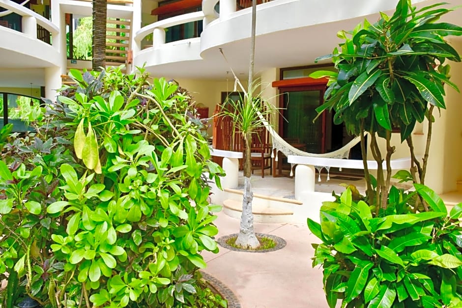 Playa Palms Beach Hotel