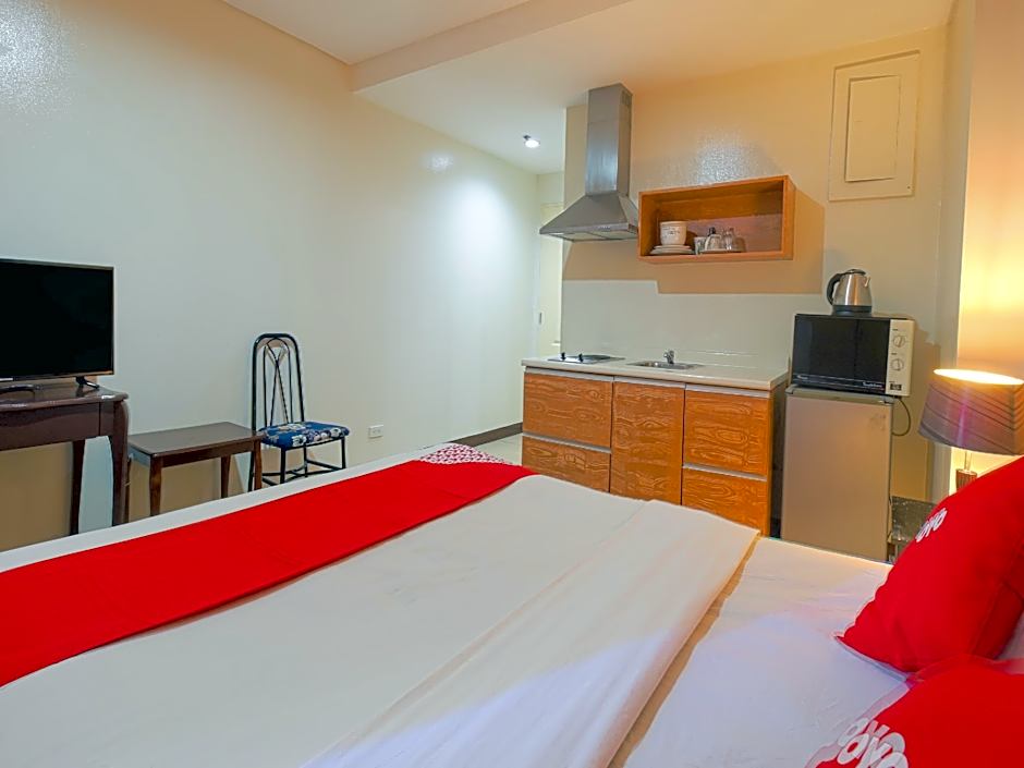 OYO 769 Poblacion Suites Polaris